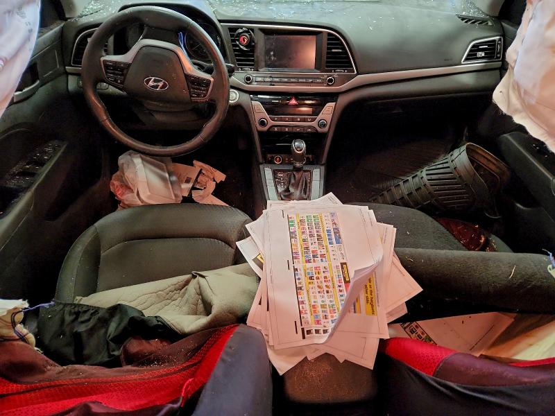 Фото 8 - HYUNDAI ELANTRA