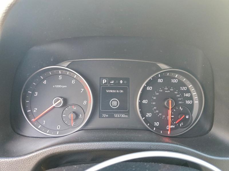 Фото 9 - HYUNDAI ELANTRA