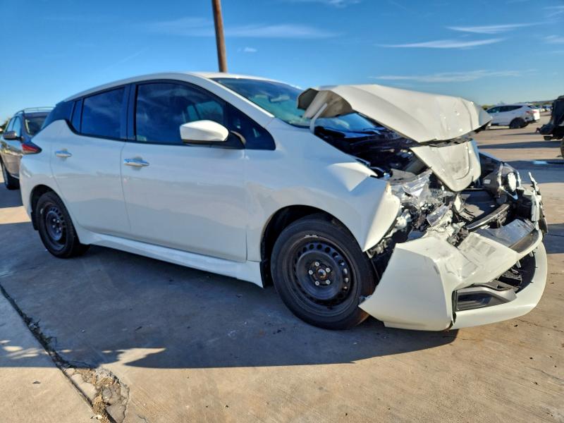 Фото 4 - NISSAN LEAF