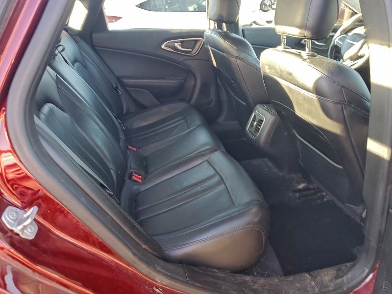 Фото 10 - CHRYSLER 200