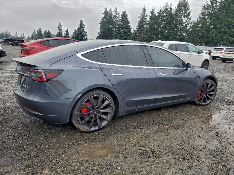 Фото 3 - TESLA MODEL 3
