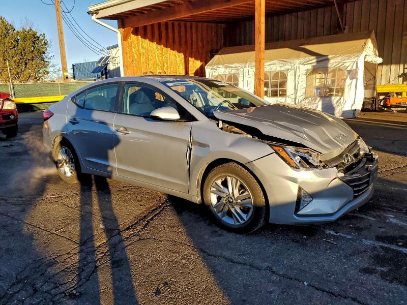 Фото 4 - HYUNDAI ELANTRA