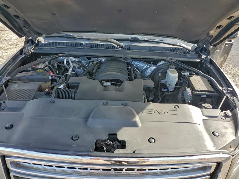 Фото 12 - GMC YUKON