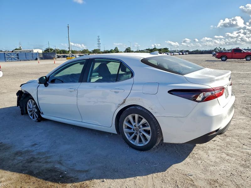 Фото 2 - TOYOTA CAMRY