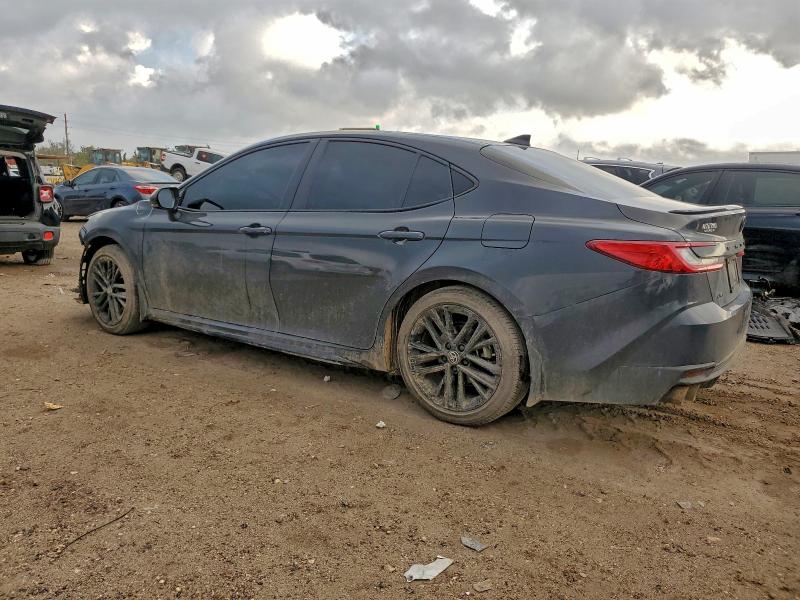 Фото 2 - TOYOTA CAMRY