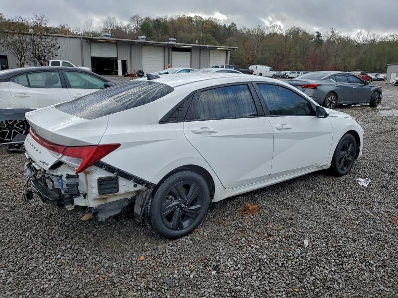 Фото 3 - HYUNDAI ELANTRA