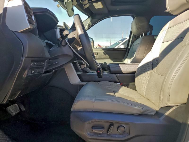 Фото 7 - TOYOTA SEQUOIA