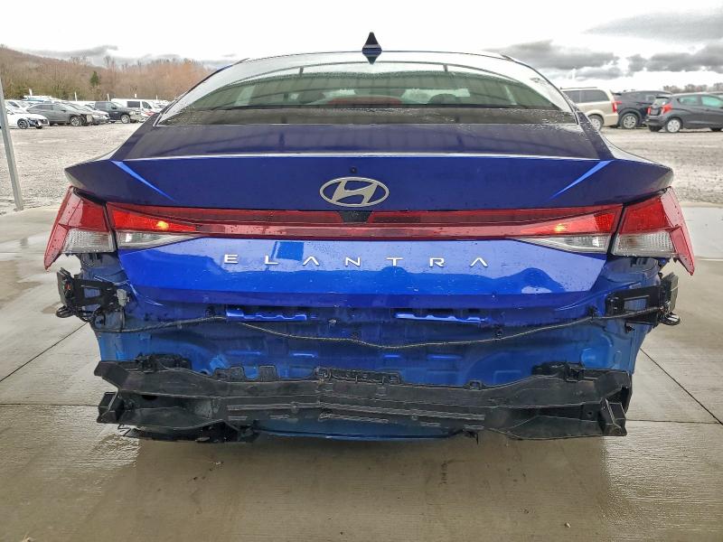 Фото 6 - HYUNDAI ELANTRA