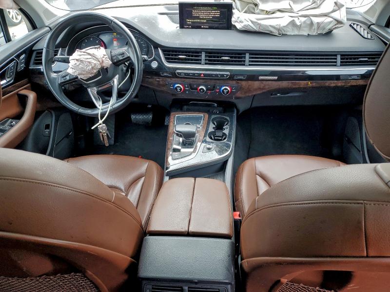 Фото 8 - AUDI Q7