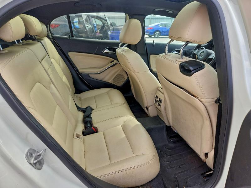 Фото 10 - MERCEDES-BENZ GLA-CLASS