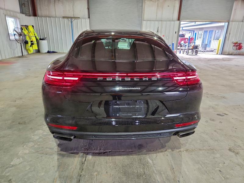 Фото 6 - PORSCHE PANAMERA