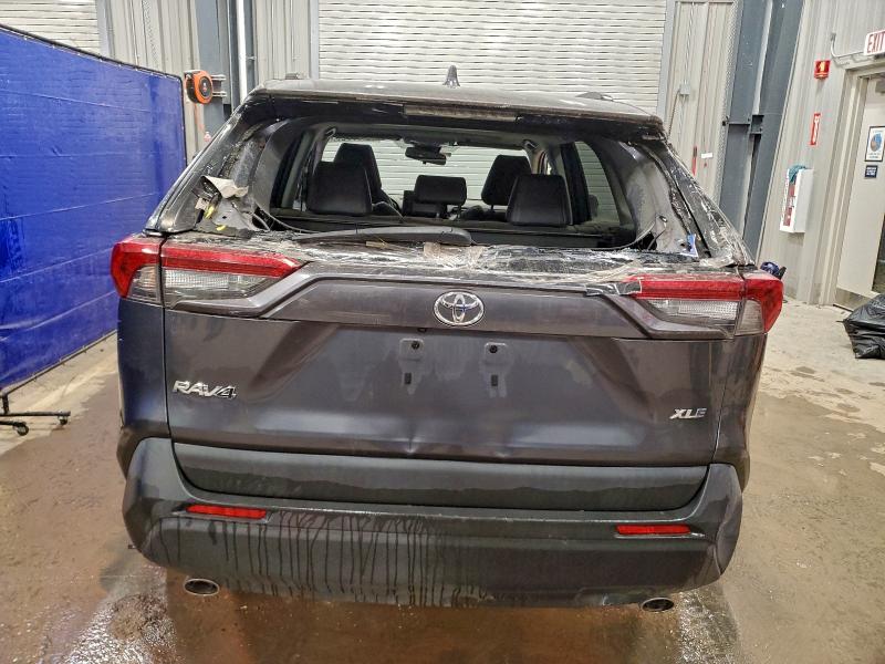 Фото 6 - TOYOTA RAV4