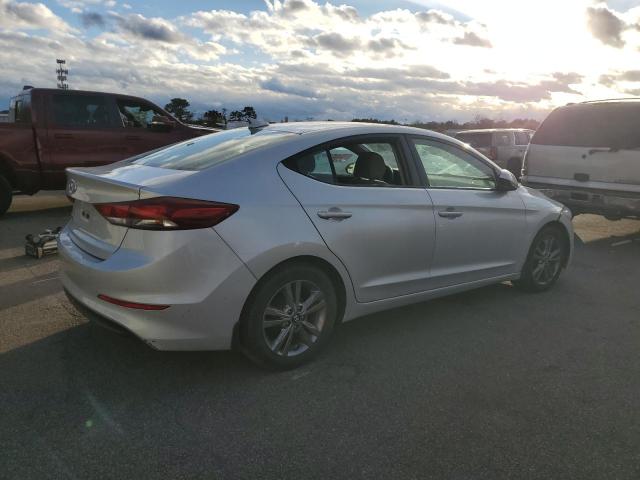 Фото 3 - HYUNDAI ELANTRA