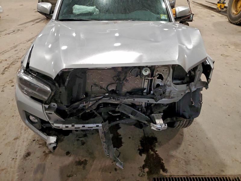 Фото 11 - TOYOTA TACOMA