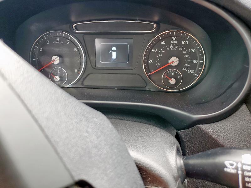 Фото 9 - KIA SORENTO