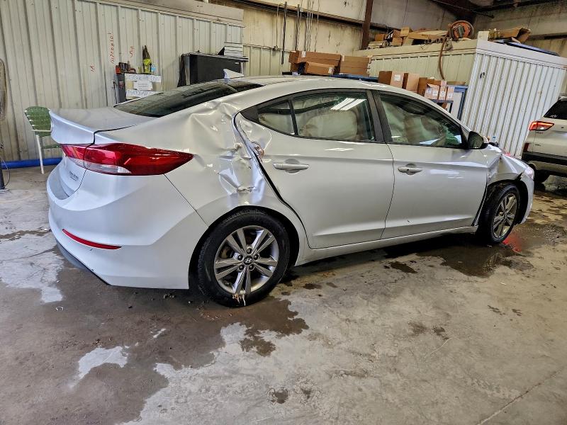 Фото 3 - HYUNDAI ELANTRA