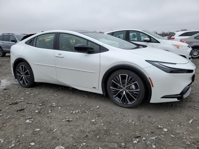 Фото 4 - TOYOTA PRIUS