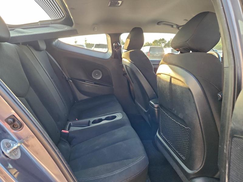 Фото 10 - HYUNDAI VELOSTER