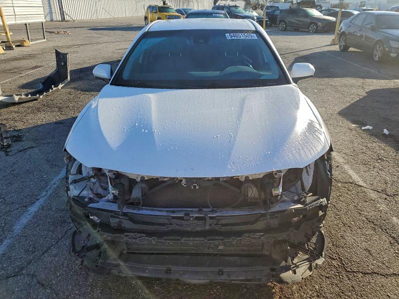 Фото 5 - TOYOTA CAMRY