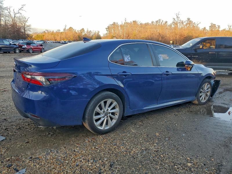 Фото 3 - TOYOTA CAMRY