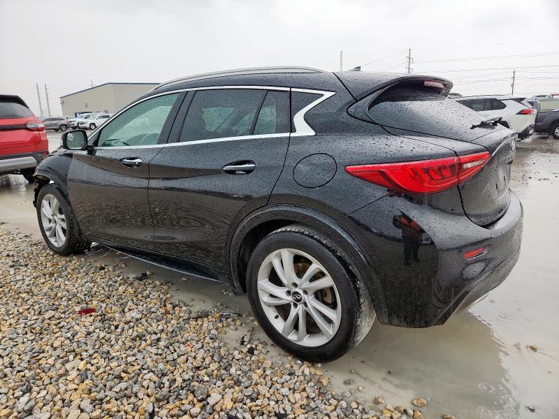 Фото 2 - INFINITI QX30