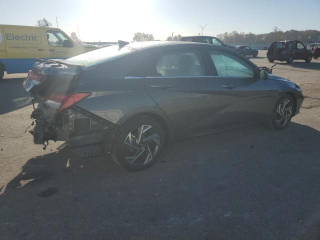 Фото 3 - HYUNDAI ELANTRA