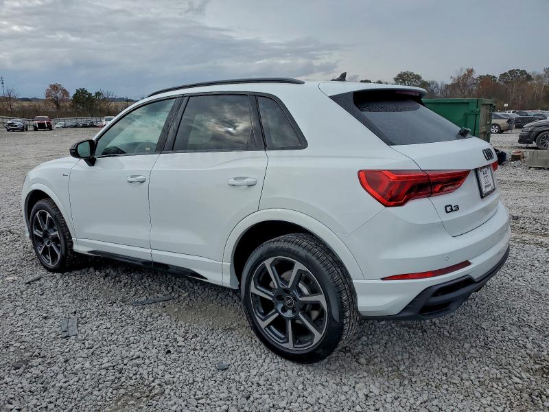 Фото 2 - AUDI Q3