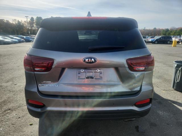 Фото 6 - KIA SORENTO