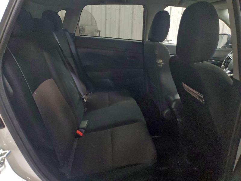 Фото 10 - MITSUBISHI OUTLANDER