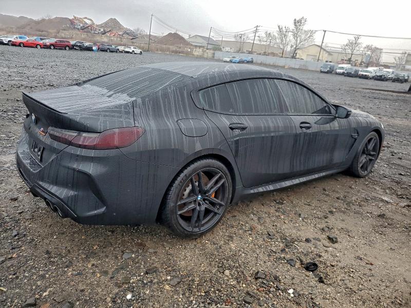Фото 3 - BMW M8