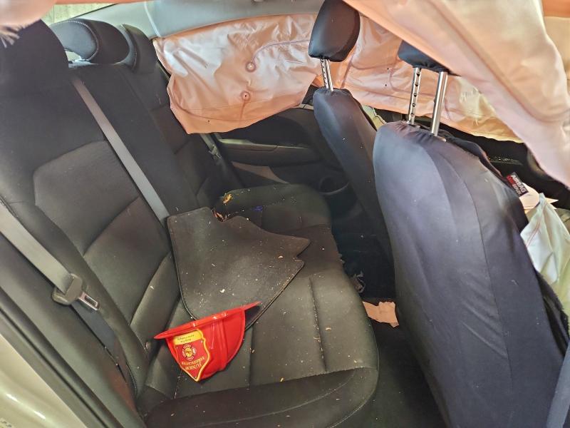 Фото 10 - HYUNDAI ELANTRA