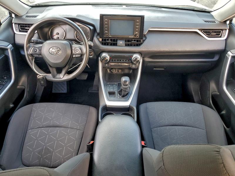 Фото 8 - TOYOTA RAV4