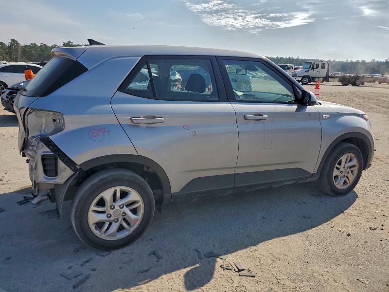 Фото 3 - HYUNDAI VENUE