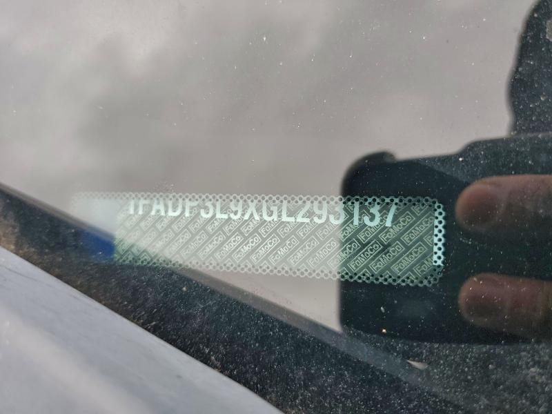 Фото 12 - FORD FOCUS