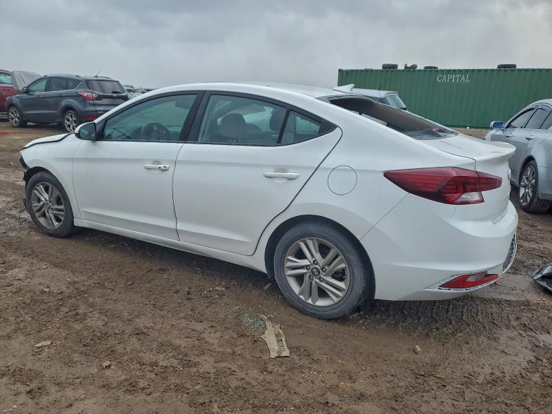 Фото 2 - HYUNDAI ELANTRA