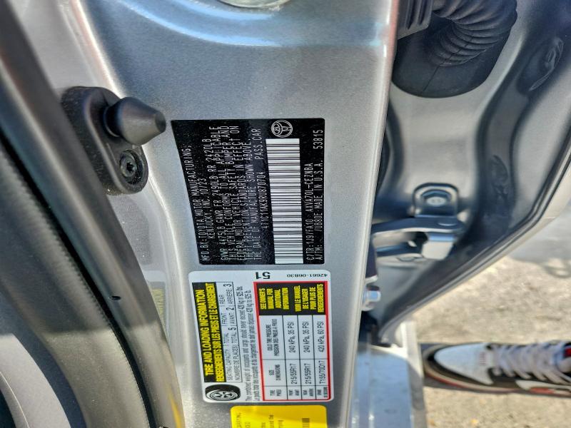 Фото 12 - TOYOTA CAMRY