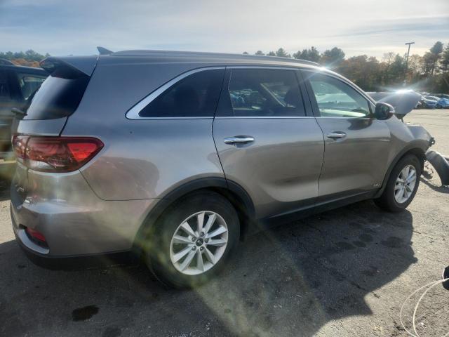 Фото 3 - KIA SORENTO