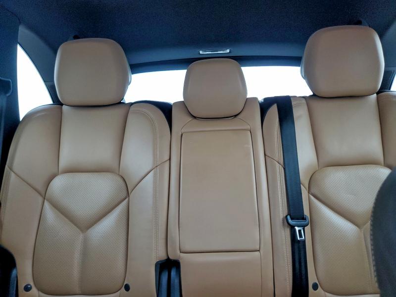 Фото 10 - PORSCHE CAYENNE