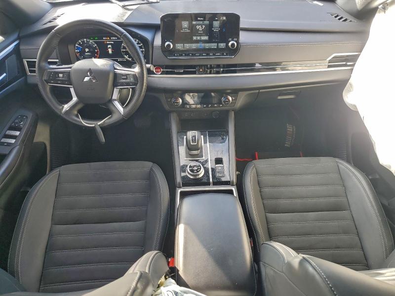 Фото 8 - MITSUBISHI OUTLANDER