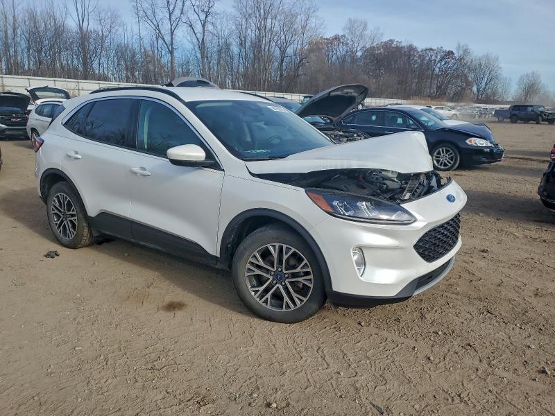 Фото 4 - FORD ESCAPE