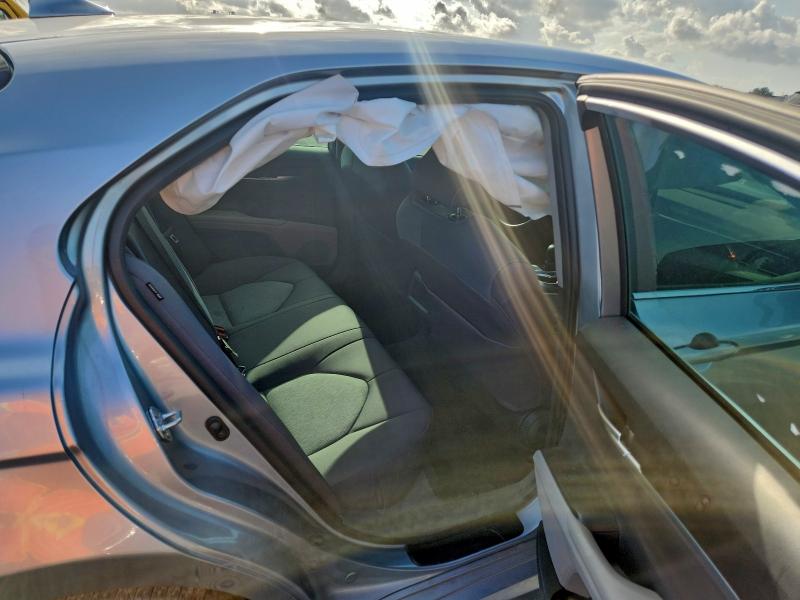 Фото 10 - TOYOTA CAMRY