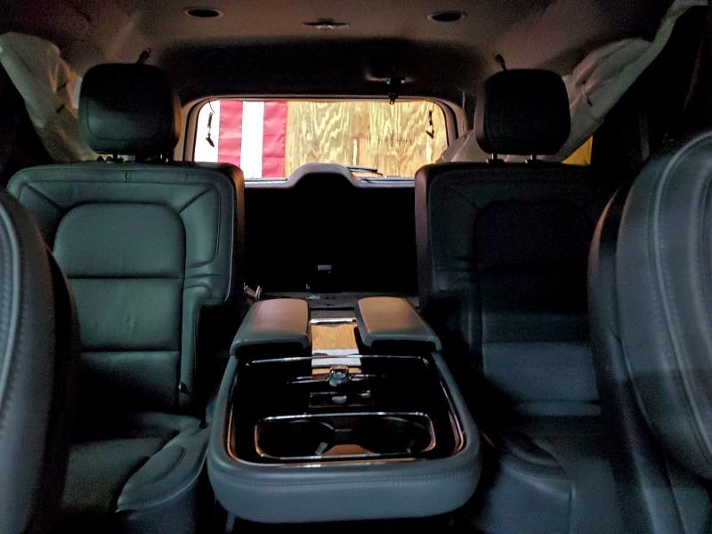 Фото 10 - LINCOLN NAVIGATOR