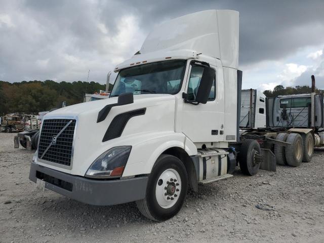 Фото 1 - VOLVO VN