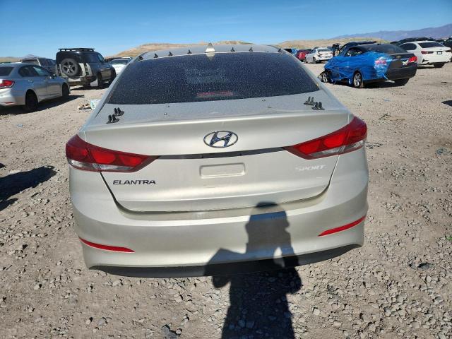 Фото 6 - HYUNDAI ELANTRA