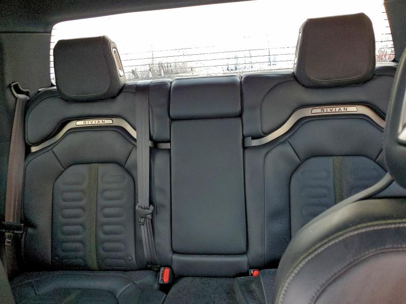 RIVIAN RIT 2025 VIN 7FCTGBAAXSN039299