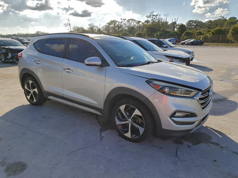 Фото 4 - HYUNDAI TUCSON
