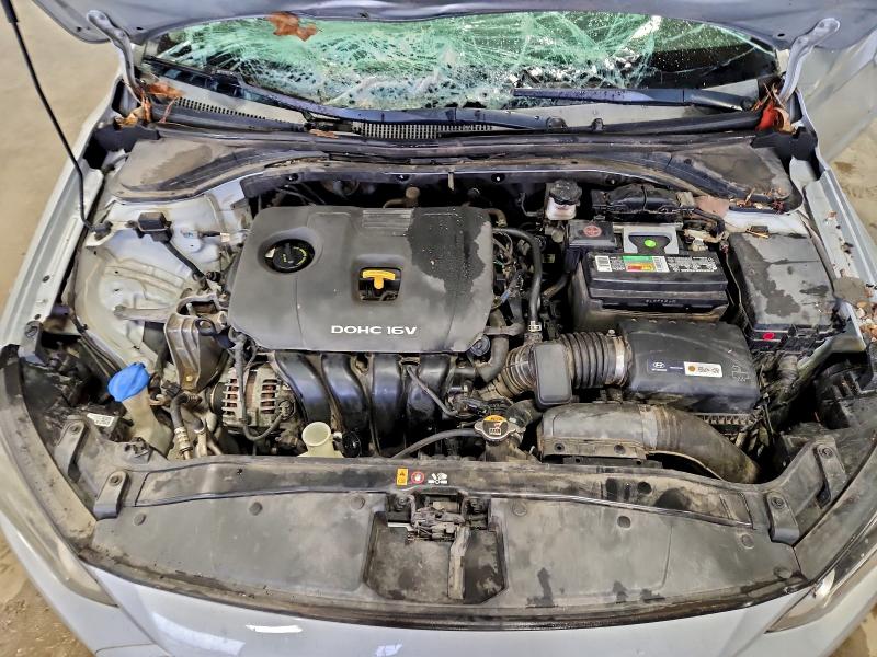 Фото 11 - HYUNDAI ELANTRA