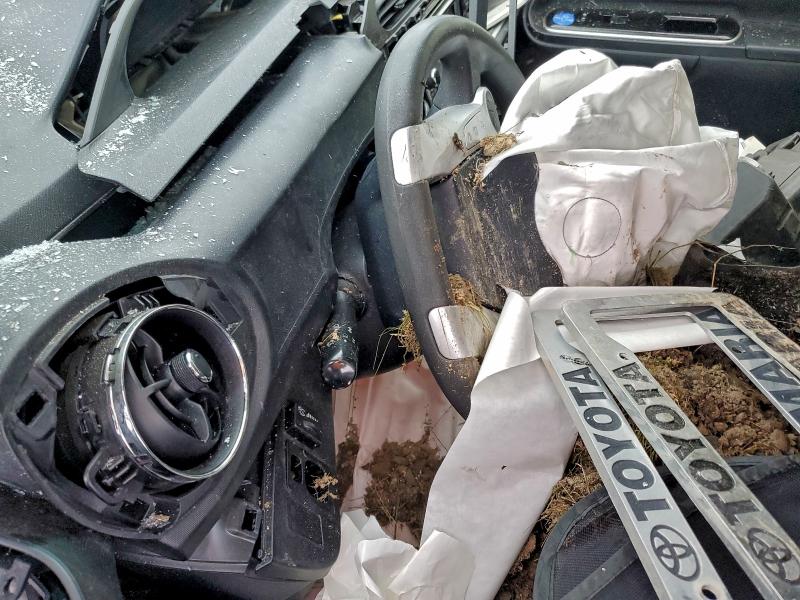 Фото 9 - TOYOTA PRIUS