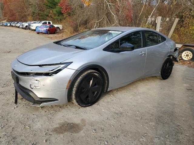 Фото 1 - TOYOTA PRIUS