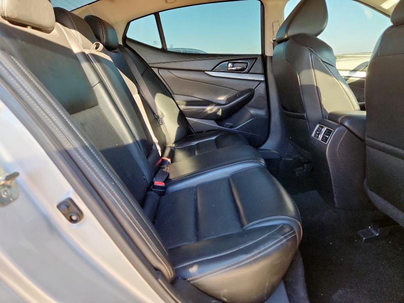 Фото 10 - NISSAN MAXIMA